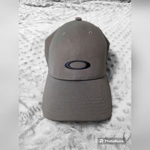 Olive green Oakley baseball cap